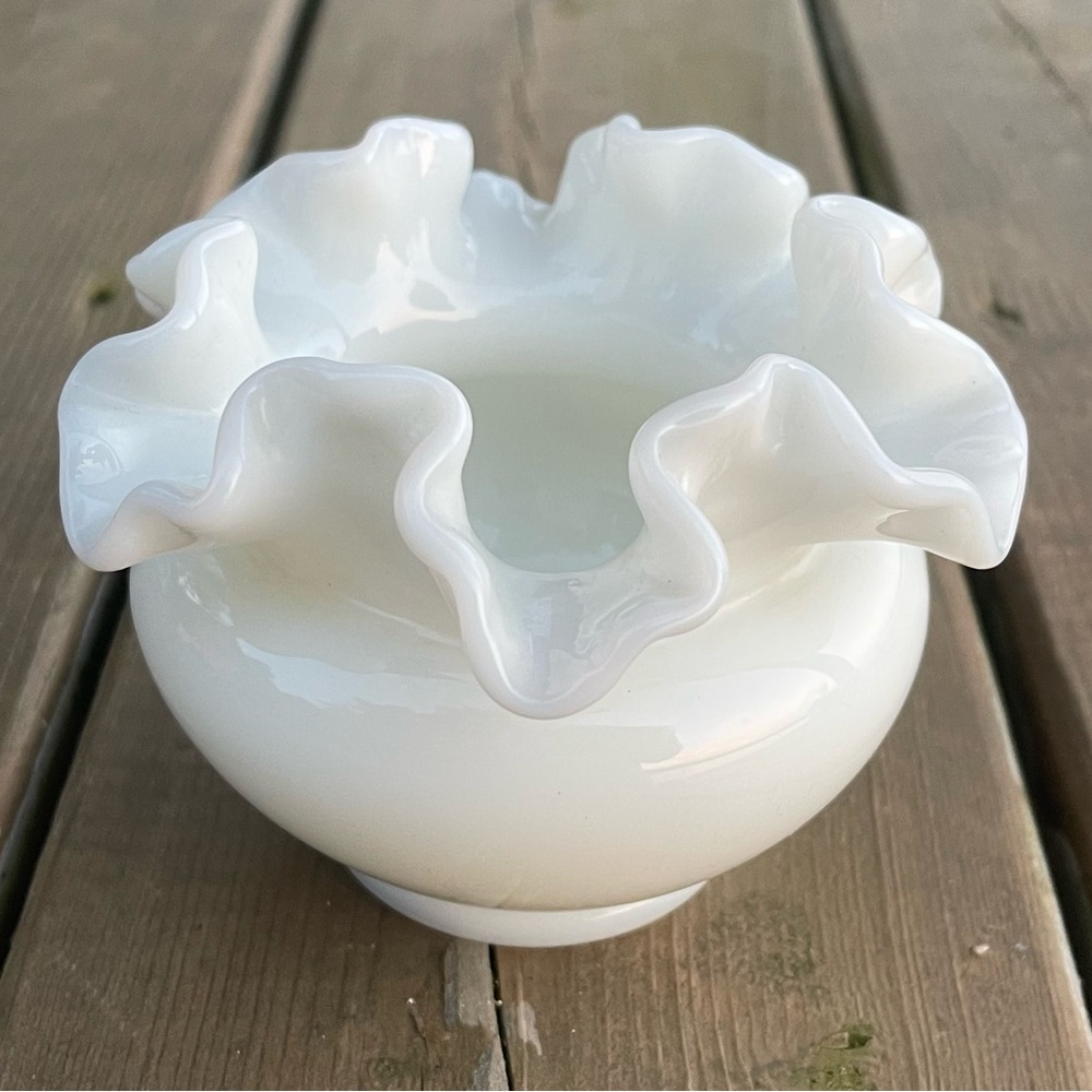 Vintage Fenton Ruffled Edge Milk Glass Rose Bowl Retro Glass Decor - Picture 2 of 13